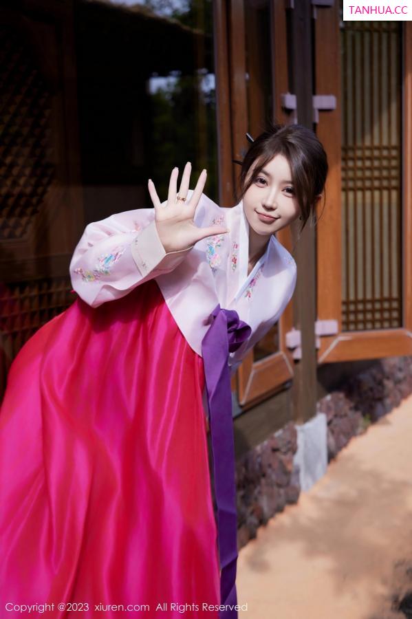 tina_甜仔  [XiuRen]高清写真图 2023.10.18 No.7522 tina_甜仔 济州岛旅拍第10张图片